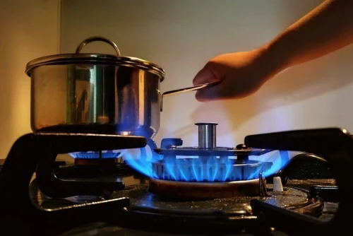 Người đàn ông Trung Quốc quên tắt bếp gas suốt 27 ngày, may mắn thoát hỏa hoạn