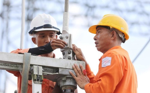 Hóa Đơn Điện Tháng 8 Tăng Vọt: Người Dân Bức Xúc Dù Thời Tiết Mát Mẻ, EVN Chỉ Ra Nguyên Nhân
