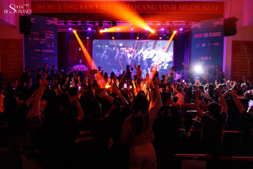 Dàn line - up khủng quy tụ loạt sao trẻ đổ bộ đêm nhạc hội trường Báo