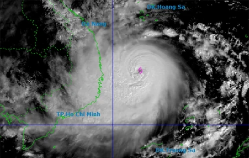 Bão Kalmaegi mạnh cấp 15, đổ bộ Quảng Ngãi - Gia Lai sớm hơn dự kiến