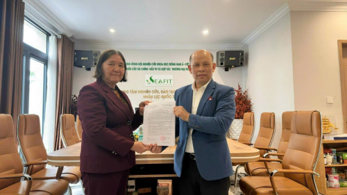 Nữ doanh nhân Trần Thị Huỳnh Mai - Giám đốc Công ty TNHH Một Thành Viên Tài Nguyên Môi Trường Paulownia.VN Nam tri ân ngày 27/7