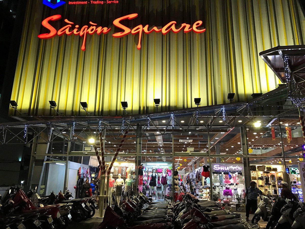 Hàng nhái xuất hiện nhiều ở các khu sợ sầm uất như An Đông hay Saigon Square ở TP.HCM. (Ảnh internet)