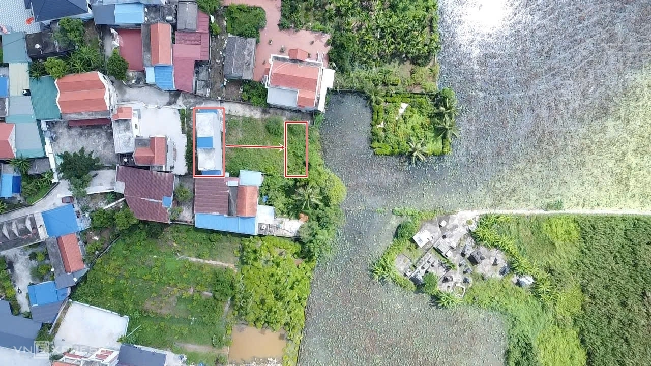 "Thần đèn" di dời ngôi nhà hai tầng xây nhầm sang đất người khác 17 mét