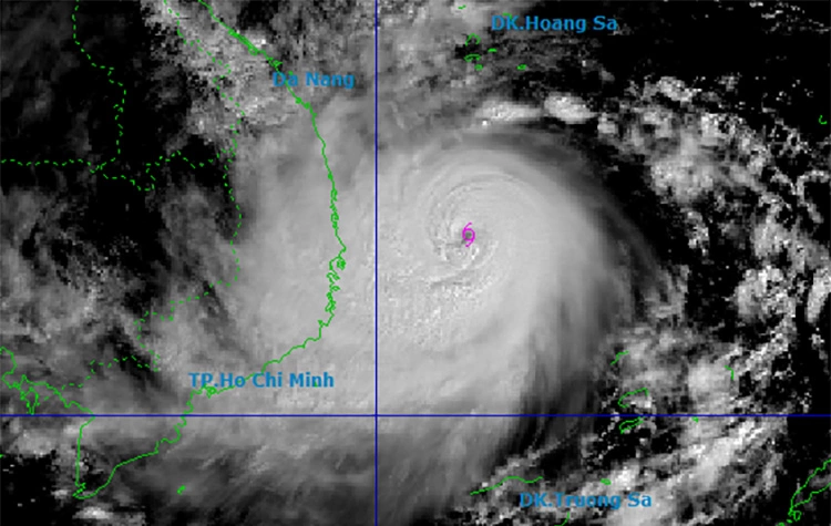 Bão Kalmaegi mạnh cấp 15, đổ bộ Quảng Ngãi - Gia Lai sớm hơn dự kiến