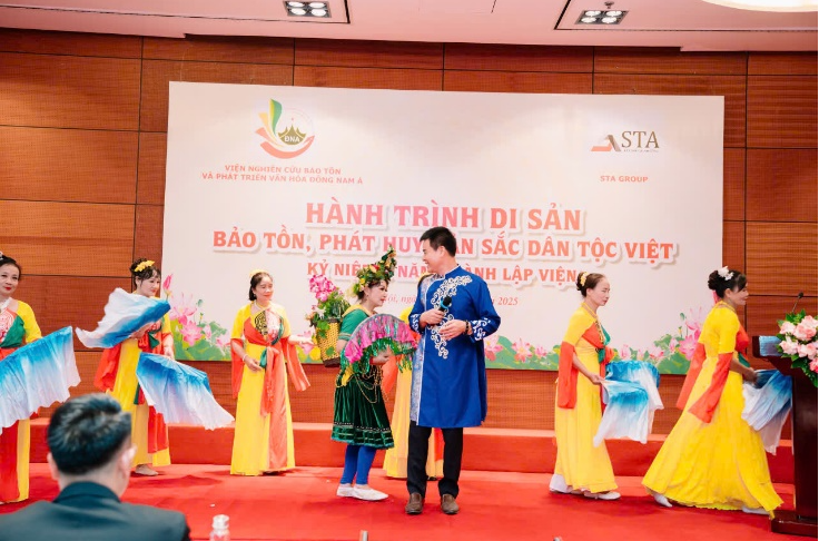 KÍNH MẮT THỦY TIÊN – GÌN GIỮ VẺ ĐẸP TRUYỀN THỐNG TRONG TỪNG ÁNH NHÌN